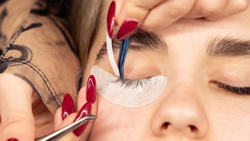 La Brush | Lashes Barcelona •manicure•pedicure•hair service•depilación•hair extensions